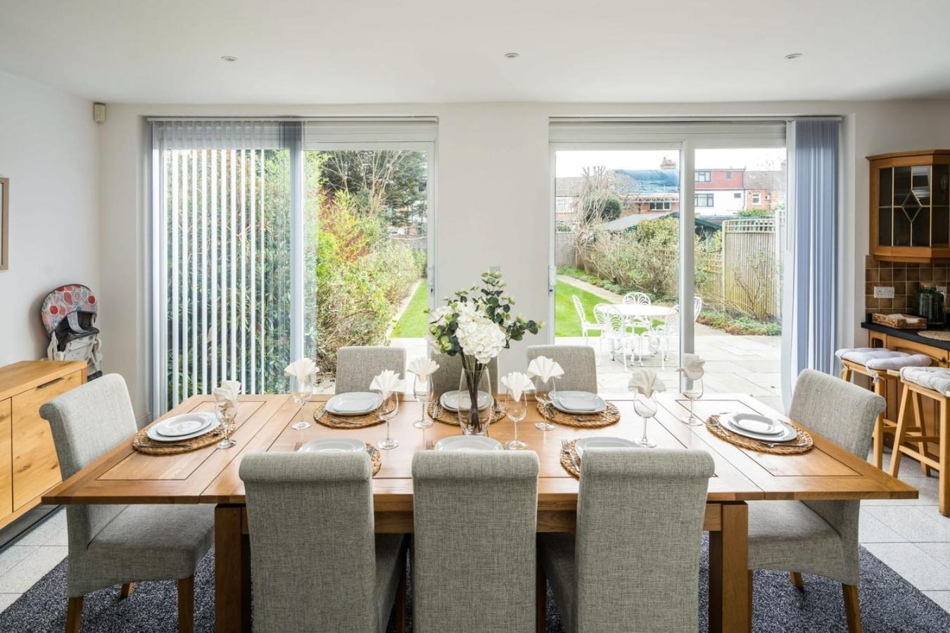 Contemporary 5 Bedroom With Garden North Finchley *
