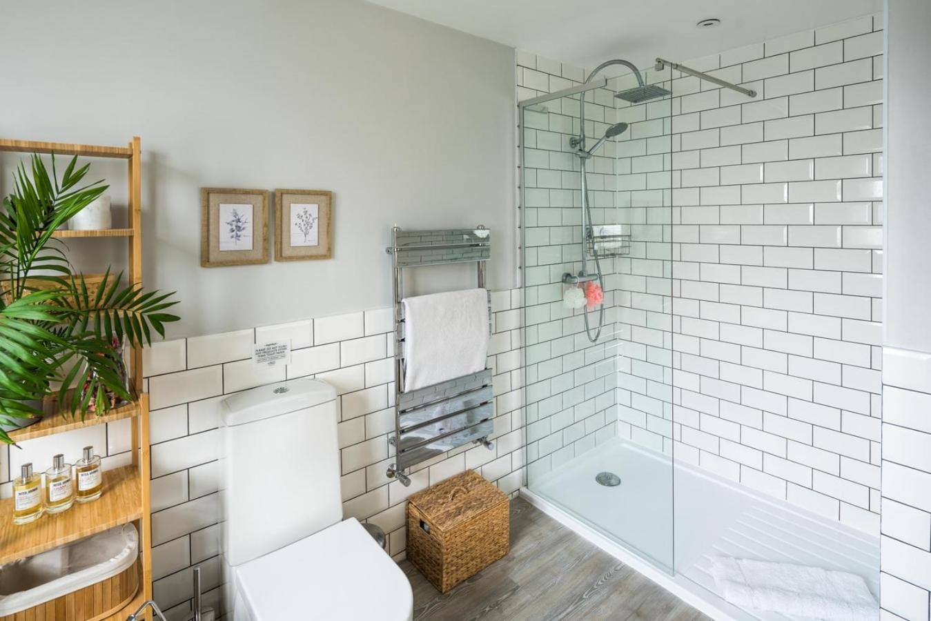 Contemporary 5 Bedroom With Garden North Finchley Holiday home